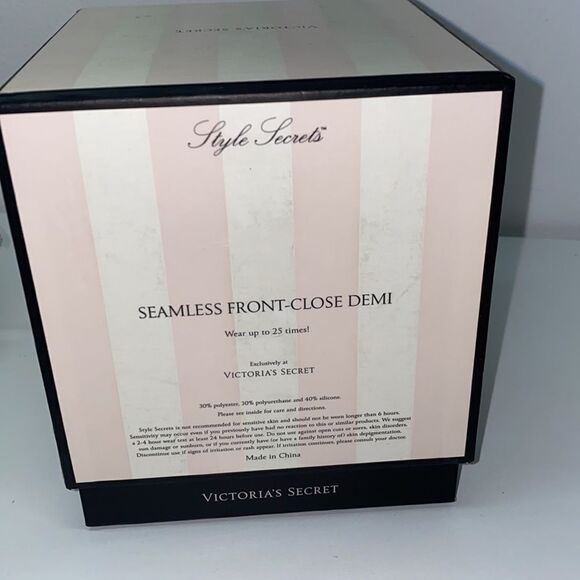 VICTORIA SECRET SEAMLESS FRONT CLOSE DEMI BRA NEW black size  C - Picture 4 of 12